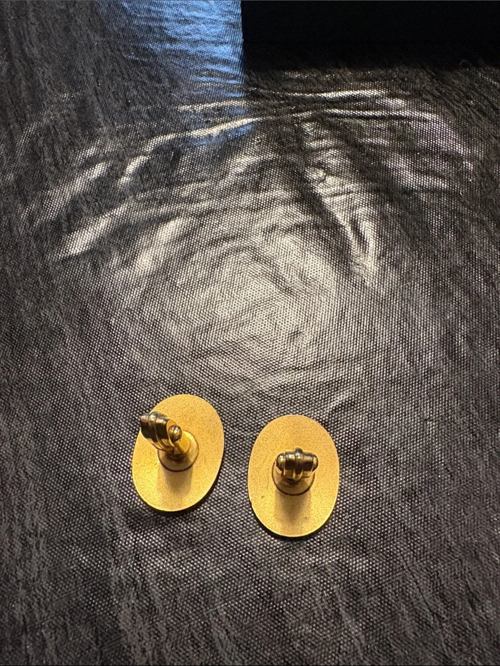 Gold Round Men's Cufflinks - Classic Oval Design